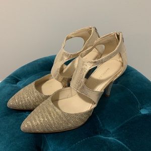 Marc fisher pencil heel pump